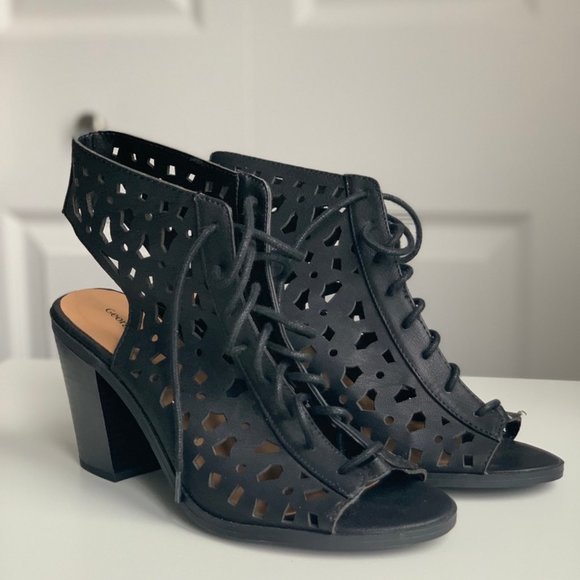 Black Heels - Picture 3 of 4